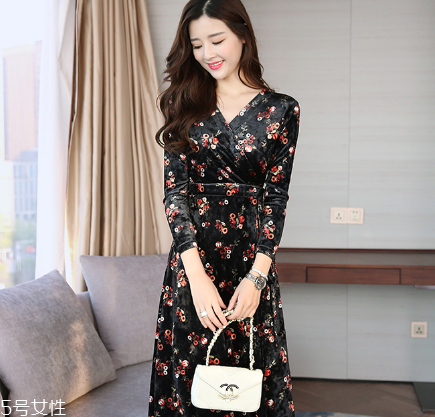 怎么穿衣服有女人味？跟著她學(xué)就對了