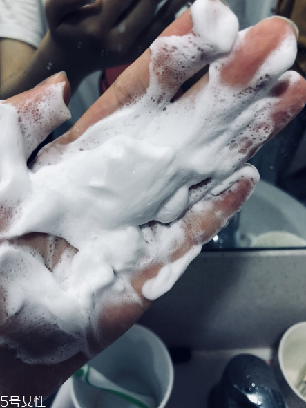 香奈兒洗面奶好用嗎？快吃下我這顆安利
