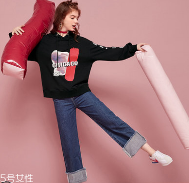 朋克風(fēng)女生穿衣 朋克和冬日更搭！