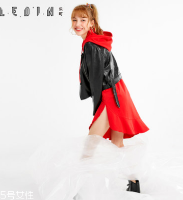 朋克風(fēng)女生穿衣 朋克和冬日更搭！