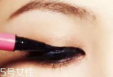 眉粉可以畫眼線嗎？