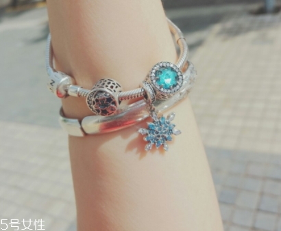 俄羅斯sunlight手鏈多少錢？價(jià)格不及潘多拉的一半
