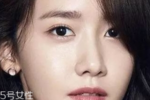 裸妝眼影怎么選？色號接近膚色