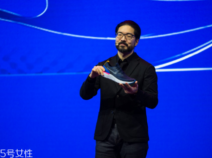 nike epic react flyknit開(kāi)箱測(cè)評(píng) 耐克全新緩震科技跑鞋震撼登場(chǎng)