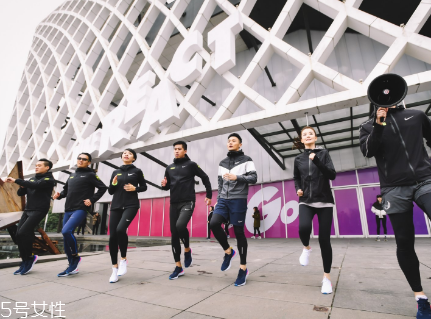 nike epic react flyknit開(kāi)箱測(cè)評(píng) 耐克全新緩震科技跑鞋震撼登場(chǎng)