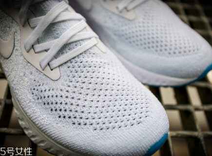 nike epic react flyknit開(kāi)箱測(cè)評(píng) 耐克全新緩震科技跑鞋震撼登場(chǎng)