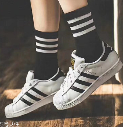 阿迪達(dá)斯有40.5碼嗎？阿迪達(dá)斯鞋碼這樣挑