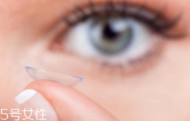 軟性隱形眼鏡人人都能戴嗎？糖友不能戴