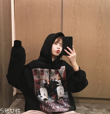 衛(wèi)衣怎么穿顯腿長？教你穿出大長腿