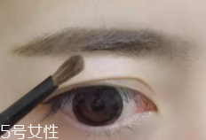 新買的眉粉刷有騷味是怎么回事？羊毛質(zhì)地正?，F(xiàn)象