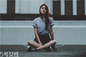 2018流行什么款式板鞋？超火的板鞋款式大盤點