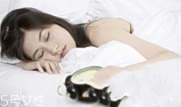 哪些人不能朝左睡覺？有心病人群