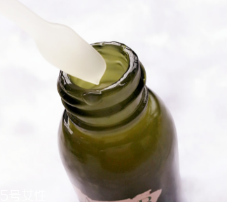 LA MER修護精華露孕媽能用嗎？適合產(chǎn)后去皺