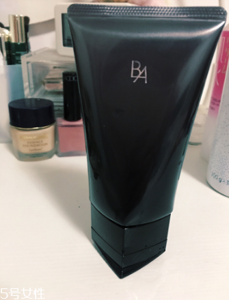 pola黑ba洗面奶好用嗎？挑不出毛病的一款洗面奶