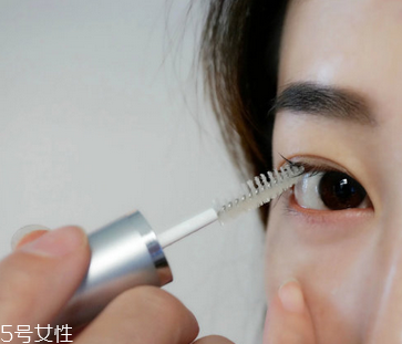 睫毛增長液可以用于眉毛嗎？睫毛增長液還可以涂頭發(fā)