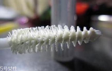 睫毛增長液哪個牌子效果好？增長眼睫毛的有效方法
