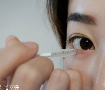 睫毛增長液可以用于眉毛嗎？睫毛增長液還可以涂頭發(fā)