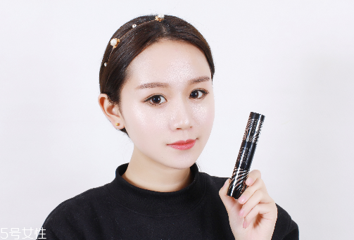 睫毛膏能帶上飛機(jī)嗎？睫毛膏需要單獨(dú)卸妝