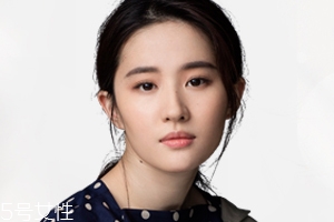 鵝蛋臉適合什么妝容？不適合濃妝