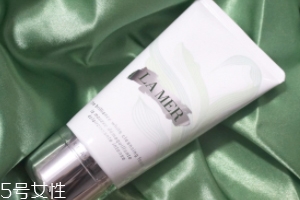 海藍之謎潔面泡沫和潔膚乳有什么區(qū)別？適合不同膚質