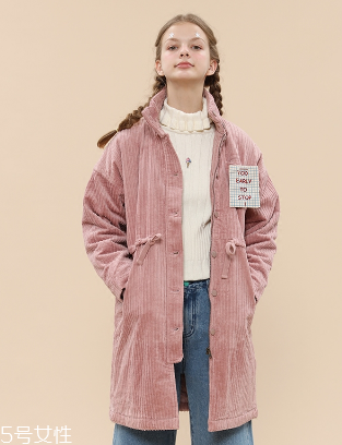 燈芯絨衣服怎么搭配？帶你提升時(shí)尚感與高級(jí)感