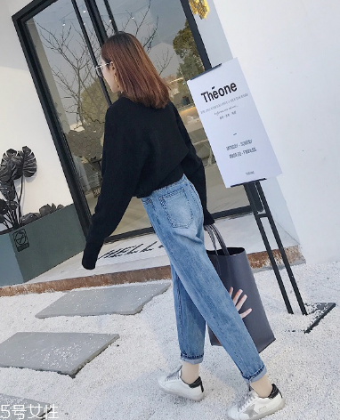 寬松牛仔褲配什么上衣？帶給你不一樣的美感