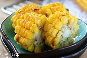 烤箱烤玉米會爆炸嗎 烤箱烤玉米注意事項(xiàng)