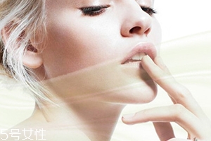 潤唇膏保質(zhì)期是多久？過期的潤唇膏不建議使用