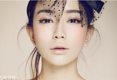 唇紋怎么去除？淡化唇紋的唇膏推薦