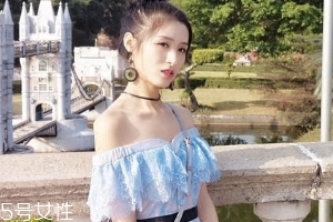 一字肩衣服怎么搭配？時髦精的高端裸露