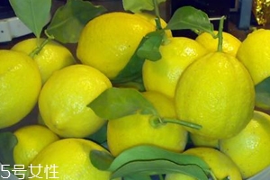 檸檬精油能加在哪些護(hù)膚品中？少量添加都可以