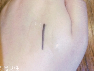 紀(jì)梵希眼線筆好用嗎？防水不暈染的紀(jì)梵希眼線筆