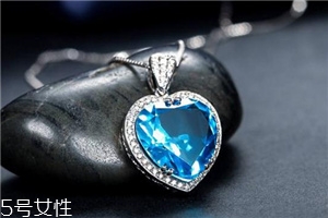 托帕石價(jià)格多少錢一克？明星最愛(ài)的托帕石