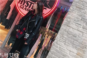 短款皮衣怎么搭配好看？酷girl的冬日選擇