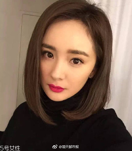 短發(fā)發(fā)尾外翻的發(fā)型怎么弄？誰(shuí)弄誰(shuí)美