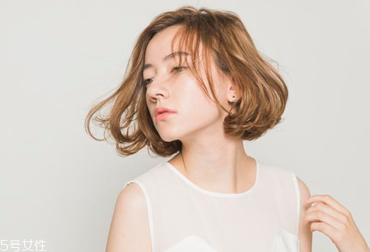 女生發(fā)質軟適合什么發(fā)型？胖圓臉顯瘦發(fā)型參考