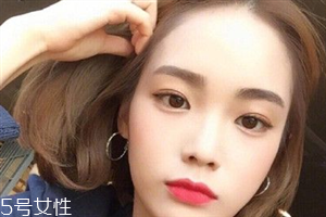 短頭發(fā)染什么顏色好看洋氣顯白？短發(fā)這樣弄好看又大方