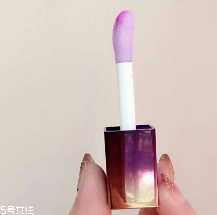 唇蜜怎么涂？一步一步打造嘟嘟唇