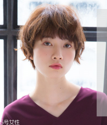 發(fā)量多女生適合什么發(fā)型？形象百變的你