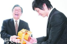 給領(lǐng)導(dǎo)送禮怎么說(shuō)合適？真誠(chéng)并且要注意分寸