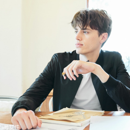 男士夾克什么款式好看？寒冬也能溫暖玩腔調(diào)