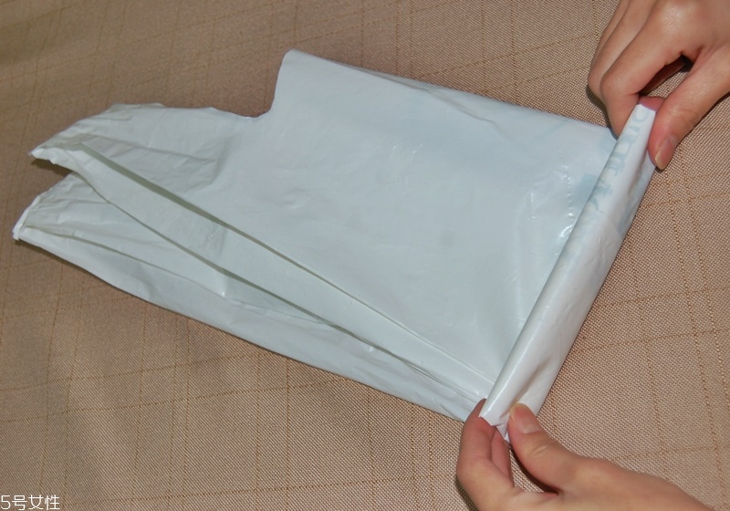 塑料袋收納妙招圖解 4個收納小技巧