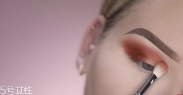 huda beauty沙漠盤怎么畫？油管大神一步步示范