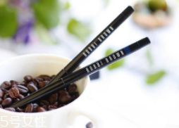 什么唇釉不脫妝？MAC防脫唇釉才是王道