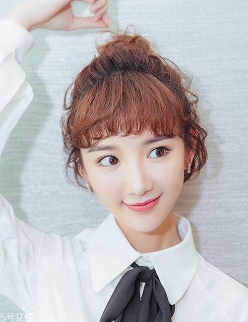 外翹短發(fā)適合什么臉型？再燙內扣你就out了