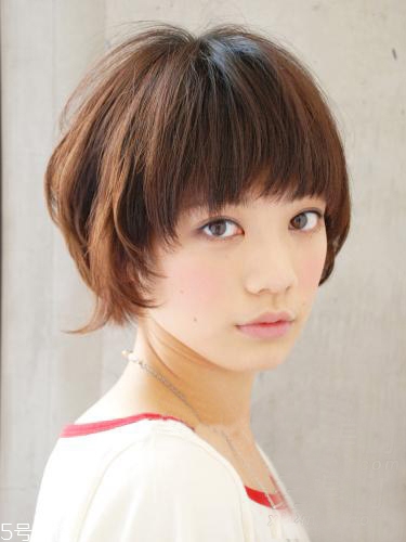 女生發(fā)質軟適合什么發(fā)型？胖圓臉顯瘦發(fā)型參考