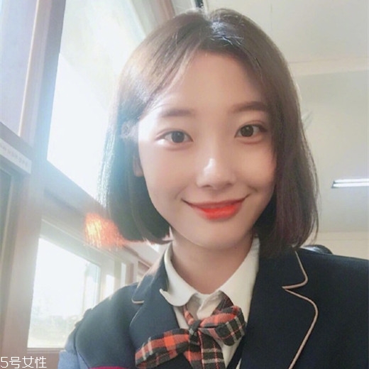 女生發(fā)質軟適合什么發(fā)型？胖圓臉顯瘦發(fā)型參考