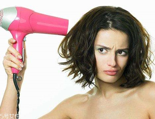 女生發(fā)質軟適合什么發(fā)型？胖圓臉顯瘦發(fā)型參考