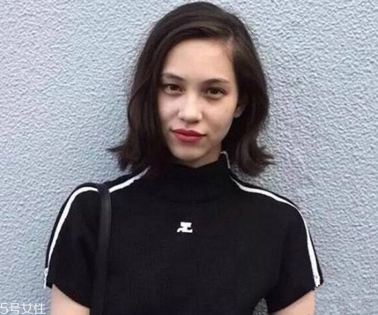 齊肩發(fā)怎么燙好看？女生發(fā)型設計與臉形搭配