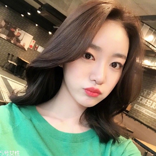 發(fā)量多女生適合什么發(fā)型？形象百變的你